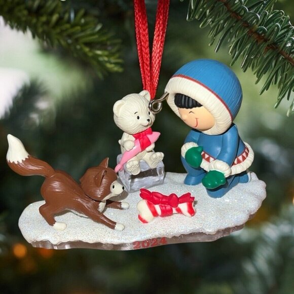 Hallmark 2024 FROSTY FRIENDS 45th Series Ornament BRAND NEW - Picture 10 of 10
